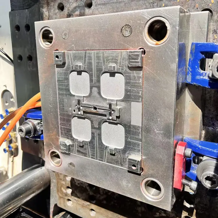 Automotive Parts Screw Plug Injection Mold